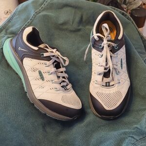 💚🩶 Womens Keen Utility ReGEN White, Black & Grey Athletic Sneakers size 9 💚🩶